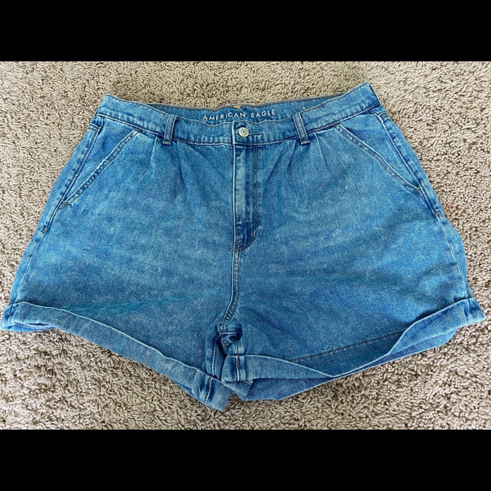 AE Mom Shorts